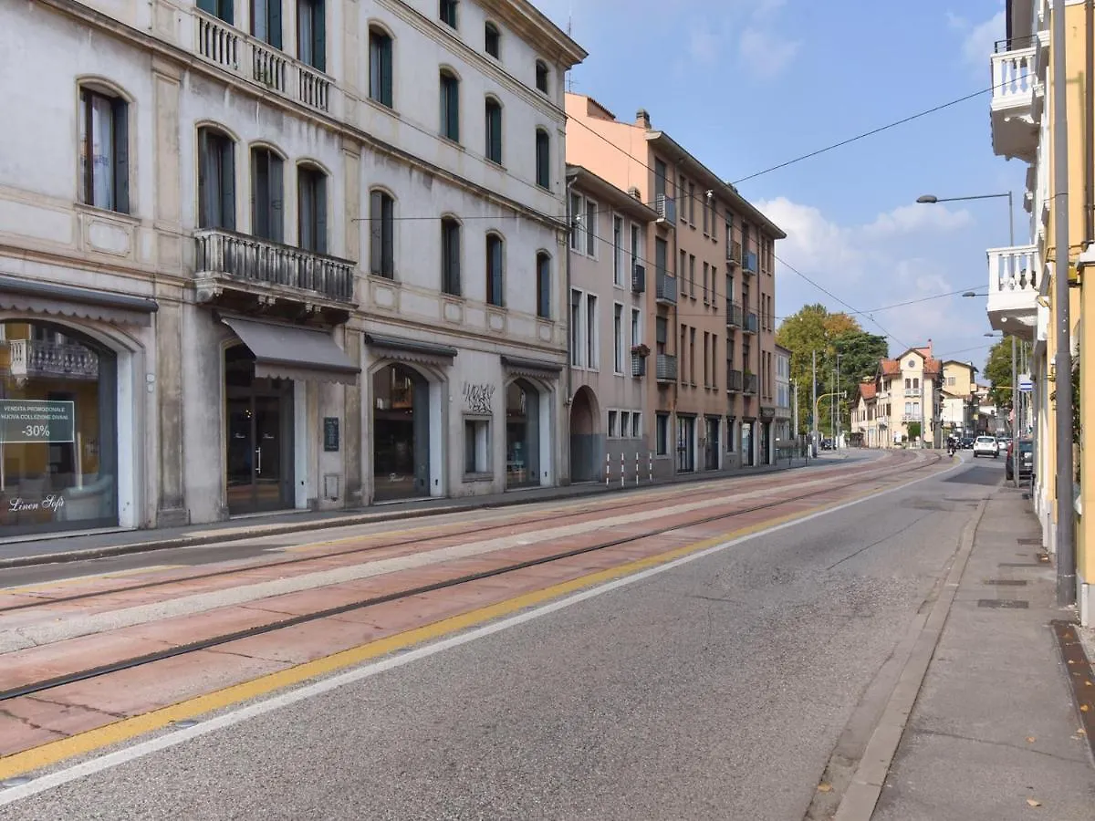 Welc-Om Golden Apartment Padova Italy
