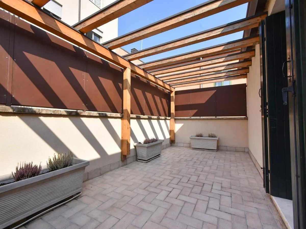 Welc-Om Golden Apartment Padova Italy