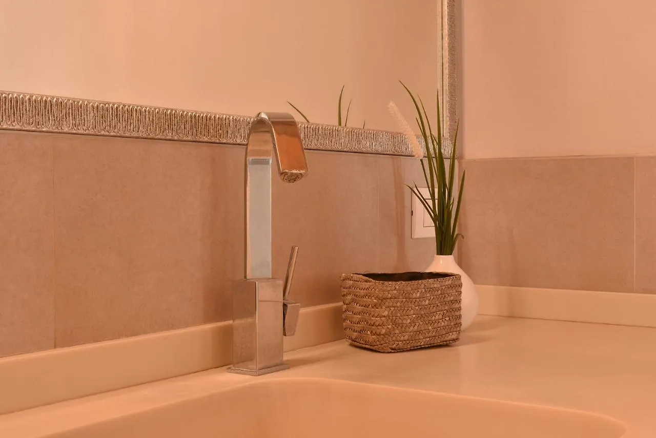 Welc-Om Golden Apartment Padova Italy